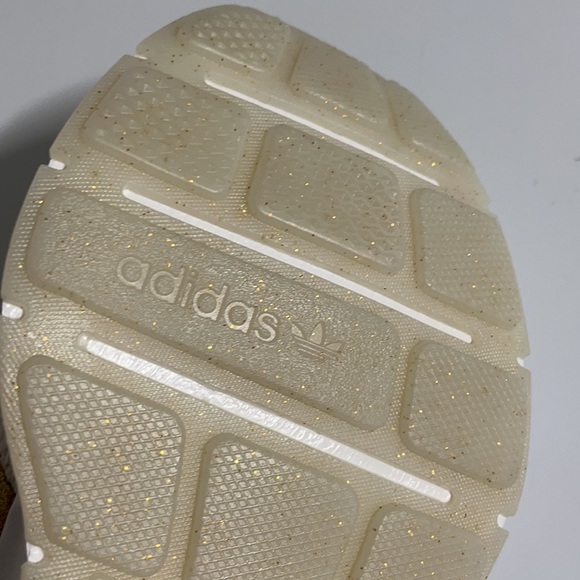 adidas Swift Run White / Gold Womens Shoes - Picture 9 of 9
